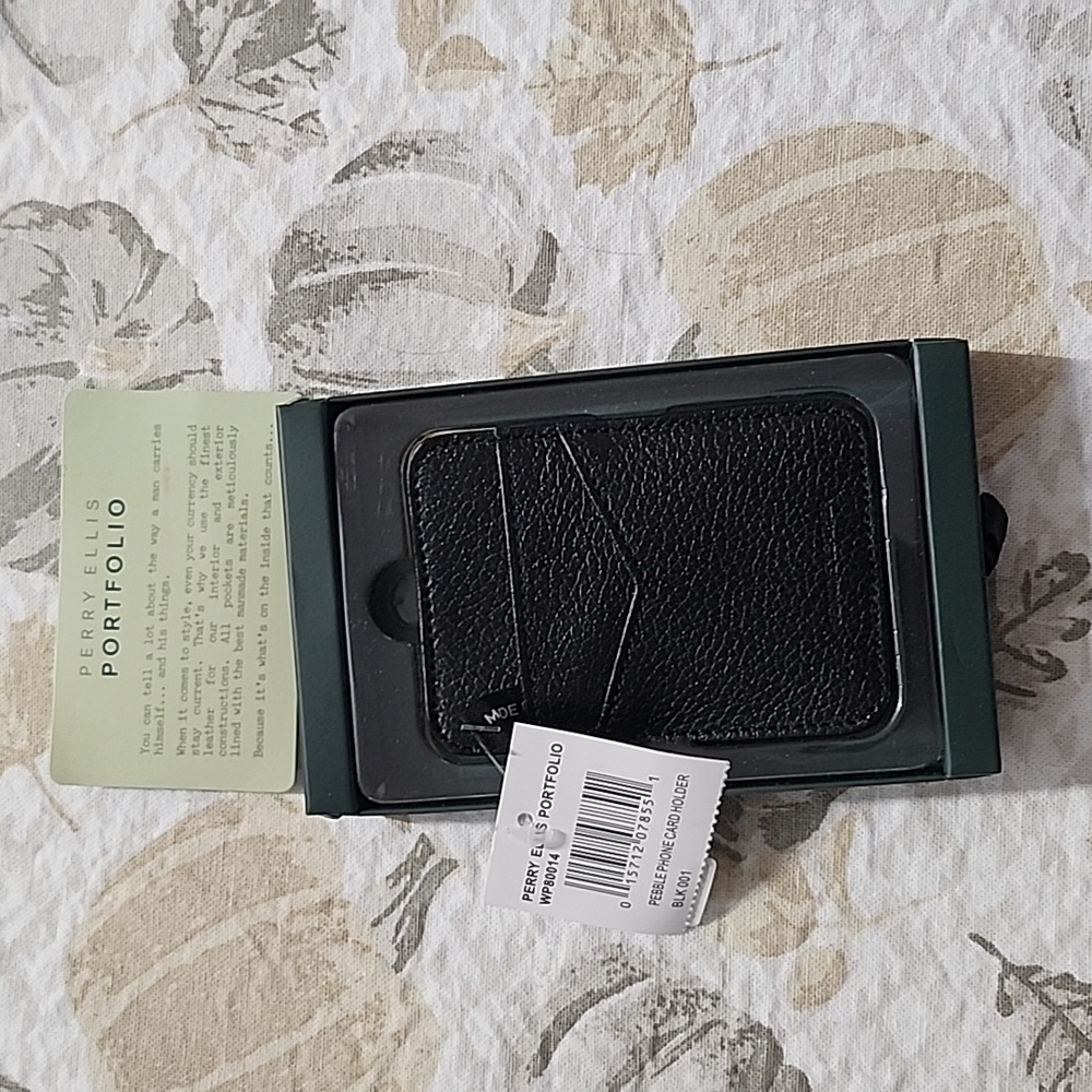 Perry Ellis Mens Pebble Leather phone card holder